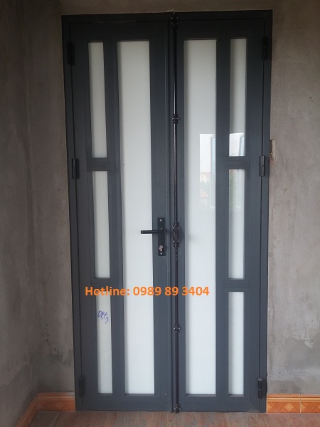 CỬA ĐI 02 CÁNH MỞ QUAY NHÔM VIỆT PHÁP PHỐ NỐI HỆ 4500